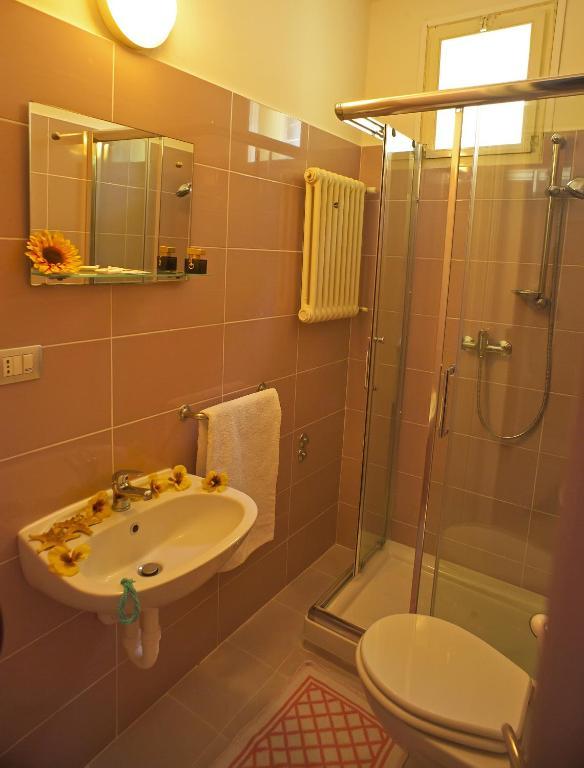 Hotel Rebola リミニ エクステリア 写真
